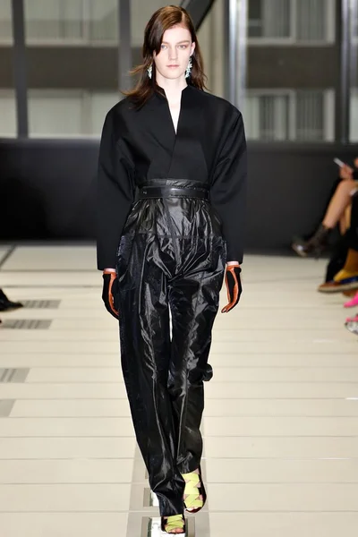 Look 35